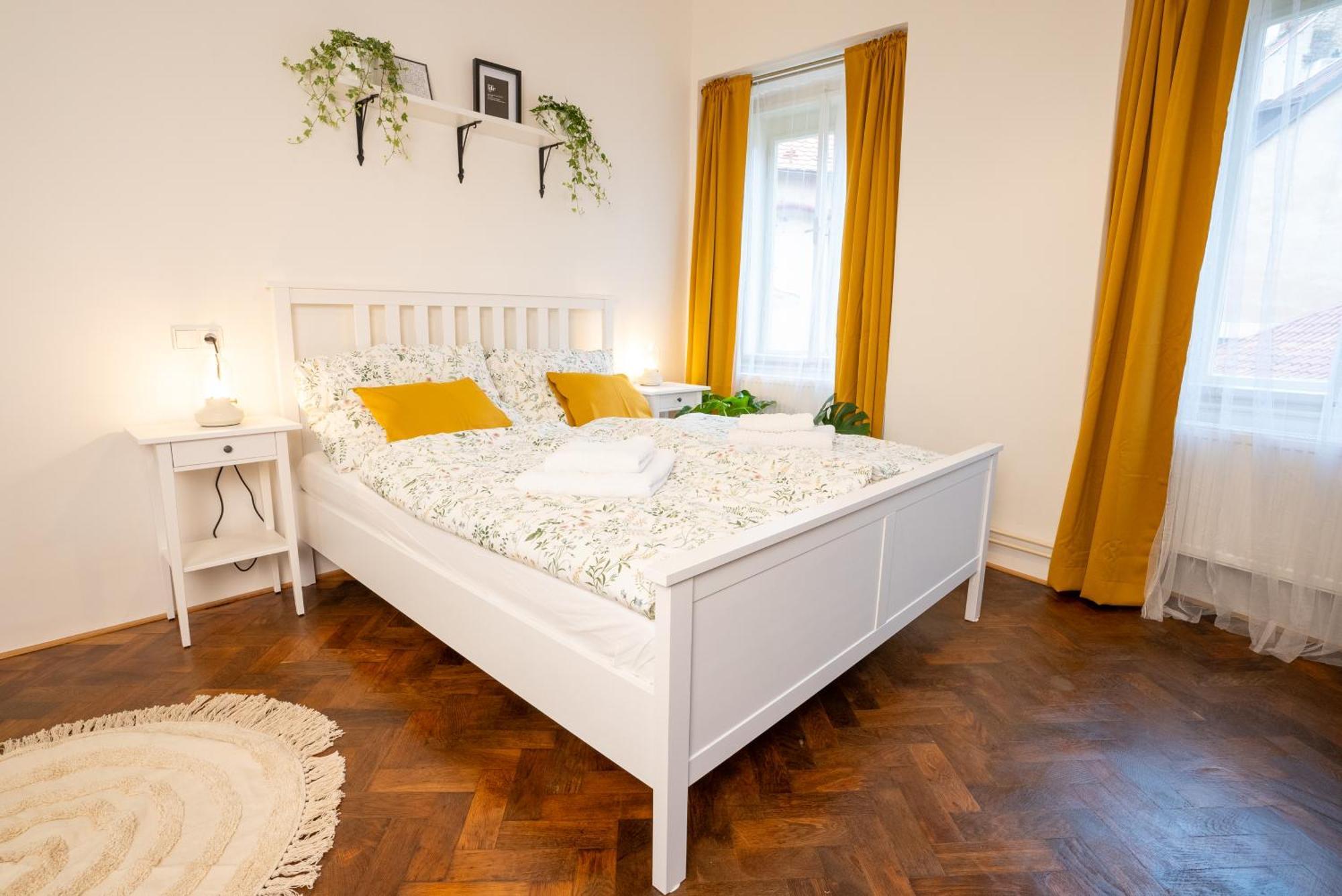 White Wolf House & Auberge de jeunesse